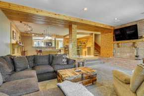 Spacious Brian Head Mtn Getaway with Hot Tub!